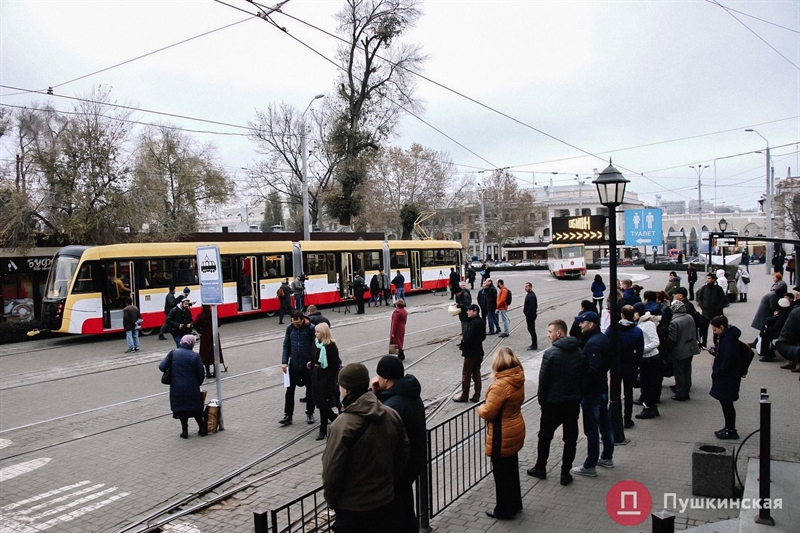 Самый длинный трамвай в Украине уже курсирует по улицам Одессы