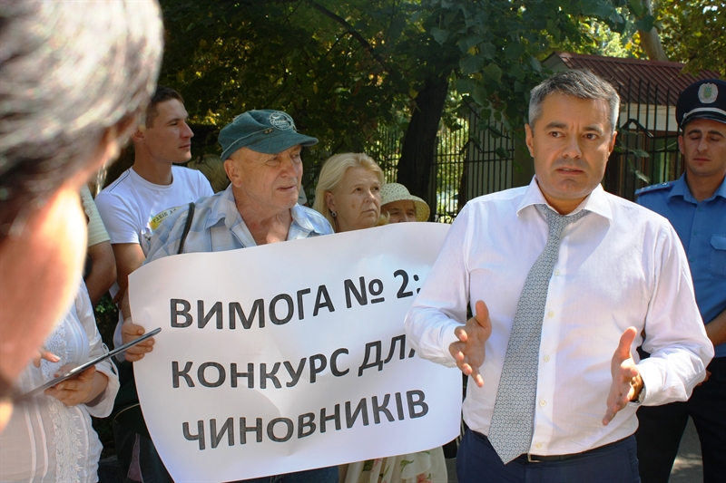 Группа одесситов требует от таможенников провести «чистку»
