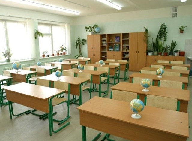 В селе Надречное 320 детей сельской школы могут остаться с начала нового года на улице