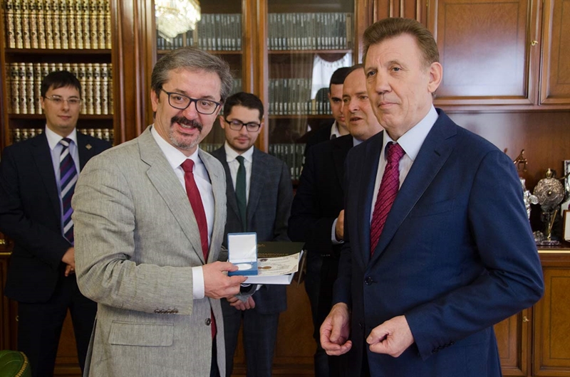 Известный американский адвокат Ян К. Сейгель приступает к авторскому курсу лекций для одесских студентов