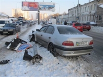 Сегодня утром в Одессе водитель снес светофор