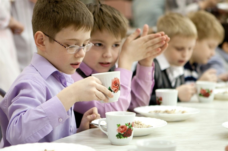 В меню одесских школьников младших классов появятся молочные каши с фруктами
