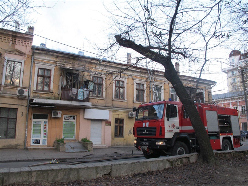 В Одессе горел двухэтажный дом