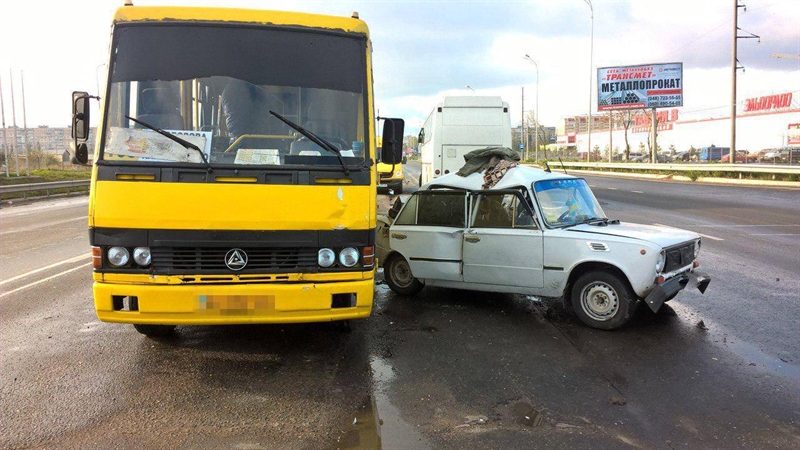 В ДТП на Паустовского пострадали подростки	