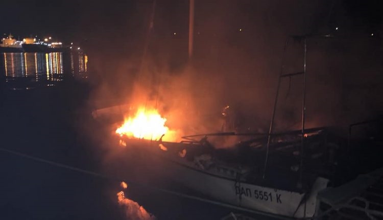 Одесскому депутату сожгли яхту
