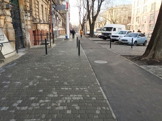 На Ольгиевской заканчивают ремонт тротуара