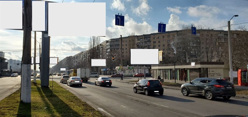 Новые дорожные знаки установили на перекрестке Семена Палия и Генерала Бочарова