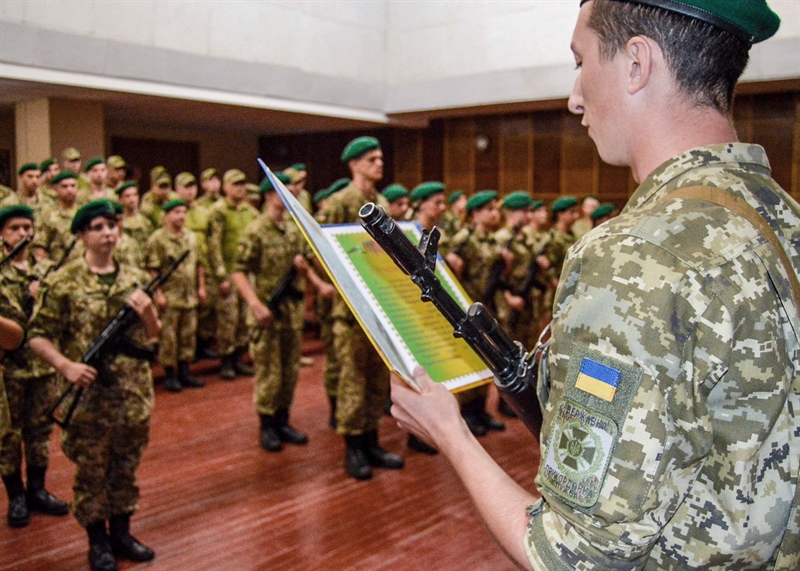 Более 20 пограничников в Одесской области приняли присягу