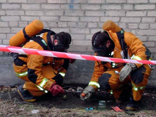 Одесские спасатели ликвидировали разлив ртути у заводской проходной