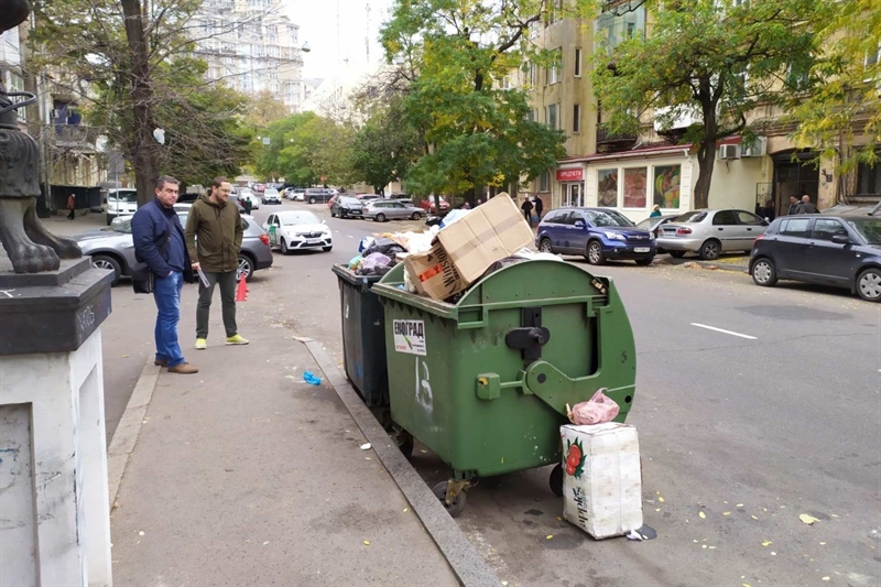 В Одессе проверяют своевременность вывоза мусора
