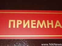 Под кабинетами одесских чиновников люди теряют сознание, а очереди занимают с вечера