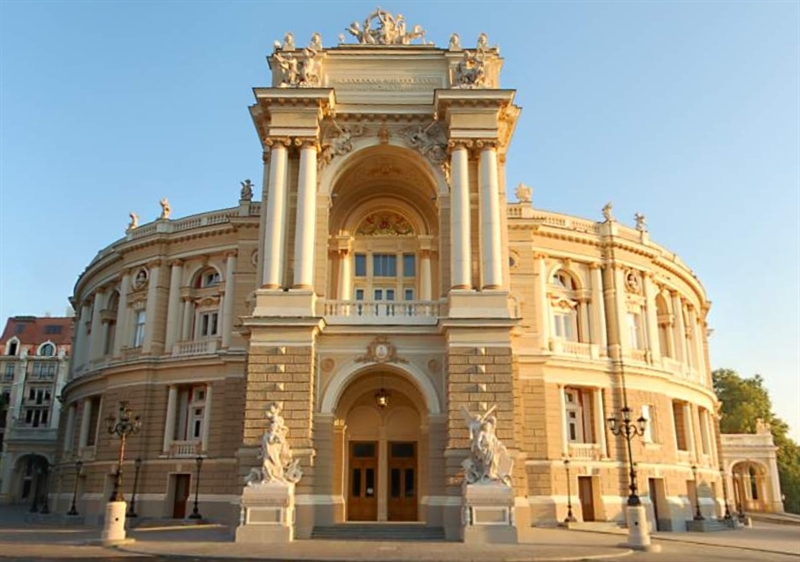 Одесский оперный реконструировали некачественно и с нарушениями, - руководство театра