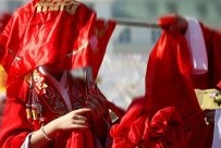 Китайцы достают трупы из могил и устраивают «свадьбы призраков»	