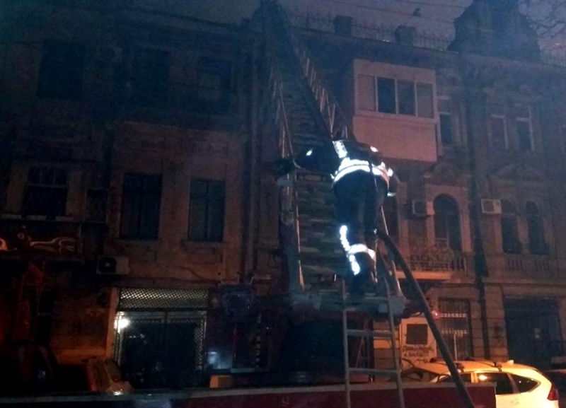 На ул. Нежинской горел дом