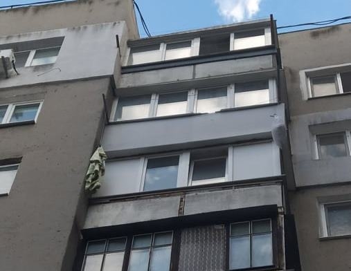 Пожар в Южном: девушка сорвалась с балкона, не дождавшись спасателей