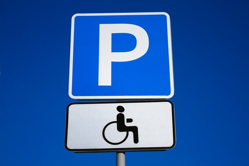  Одесские торговые центры не обеспечены парковками для людей с инвалидностью