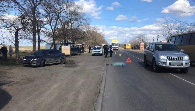 В Овидиопольском районе иномарка насмерть сбила пешехода 