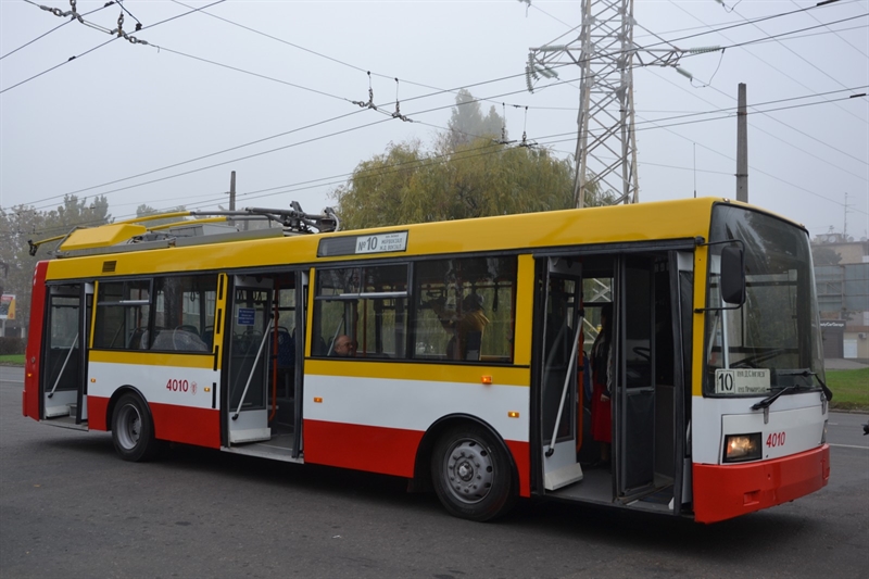 На 10-м маршруте Одессы с сегодняшнего дня работает первый электробус