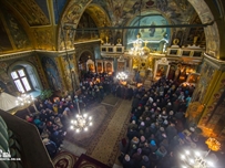 В день почитания Феодоровской иконы Божией Матери митрополит Агафангел совершил Божественную литургию в Свято-Покровском кафедральном Измаильском соборе и возглавил многотысячный Крестный ход (Видео)