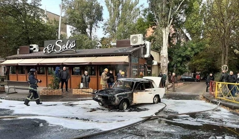 На Черемушках горел автомобиль