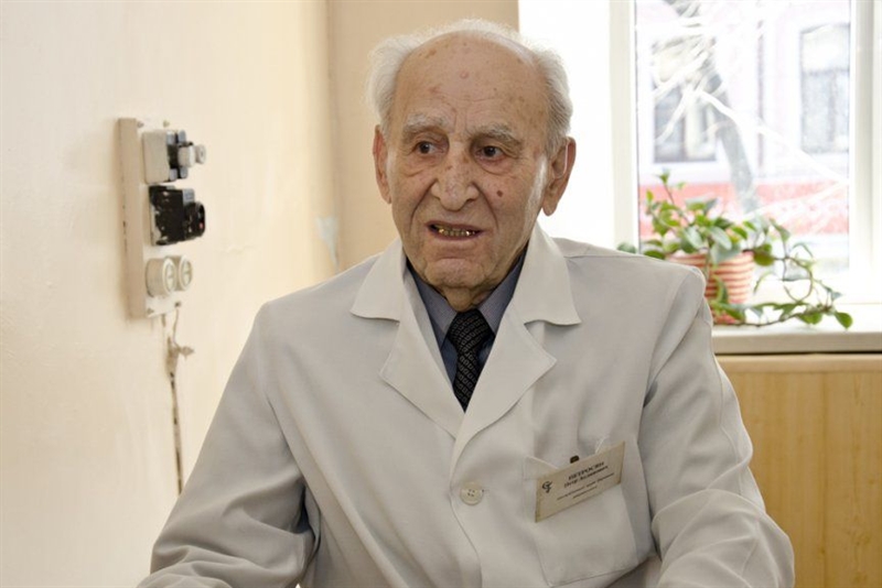 На 103-м году ушел из жизни старейший практикующий врач-дерматолог Одессы