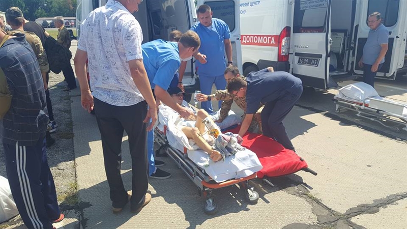 В Одессу прибыл борт с ранеными из АТО