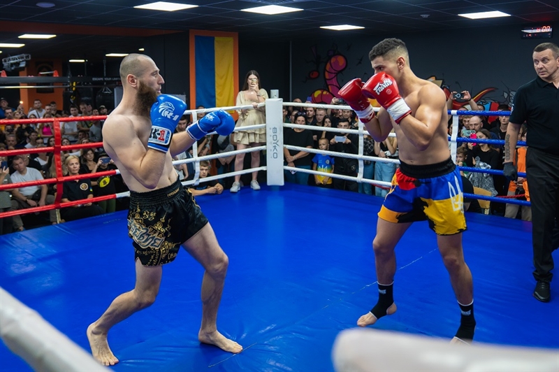 Старт всесвітньої бійцівської ліги