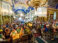 В День Святой Троицы в храмах Одессы состоялись торжественные богослужения