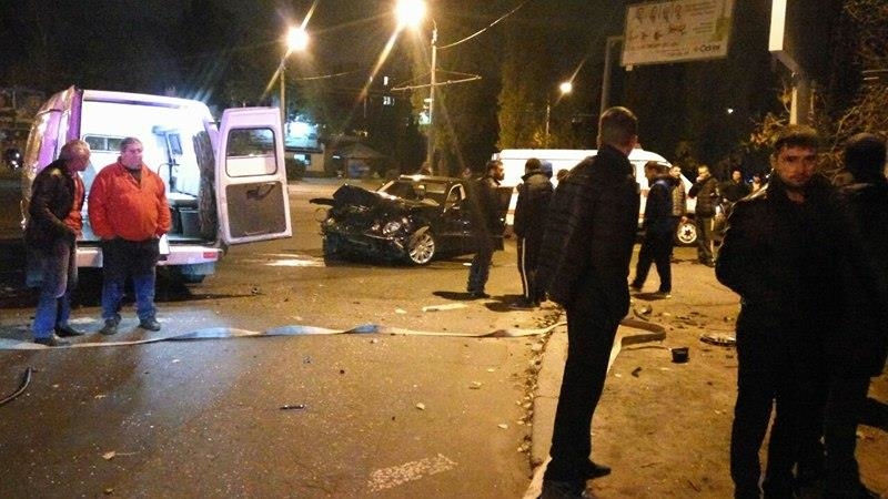 В Одессе из-за ДТП людей зажало в салоне авто 