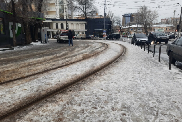 В Одессе гололед: мэрия просит горожан быть максимально бдительными