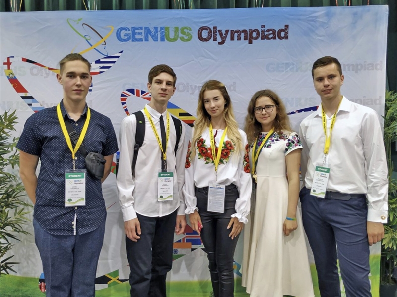Школьница из Одессы стала четвертой на Олимпиаде Гениев в США