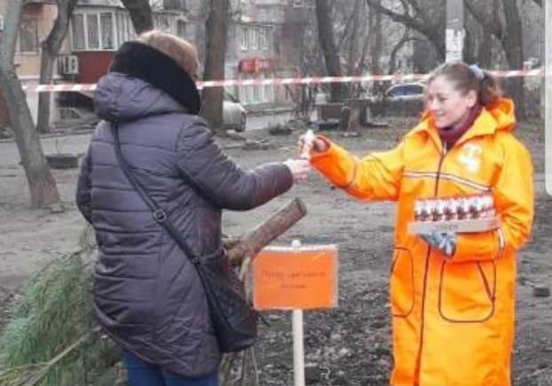 В Одессе открыли пункты приёма новогодних ёлок