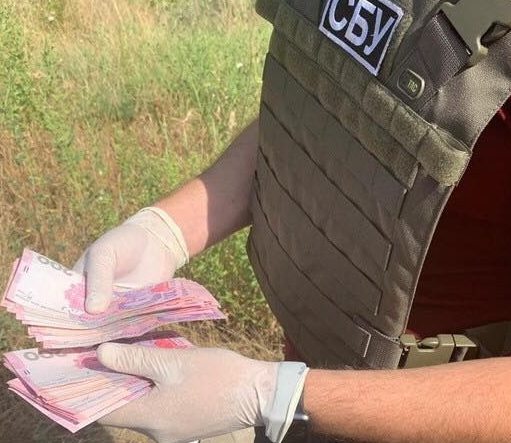 В Одесской области патрульных поймали на взятке 