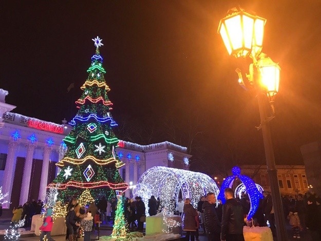 В воскресенье засияет огнями главная новогодняя елка Одессы