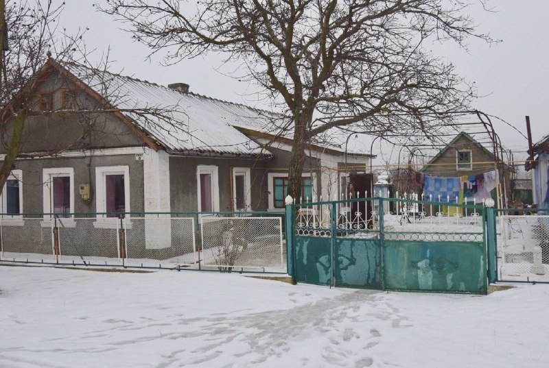В Лиманском районе многодетная мать из числа детей-сирот получила дом