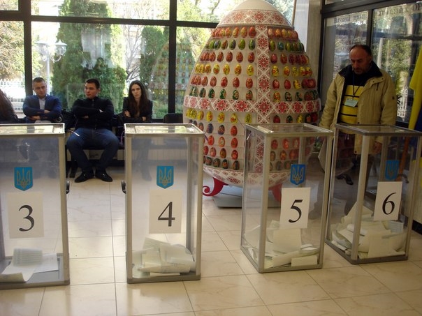 Победитель скандального одесского округа примет пересчет голосов