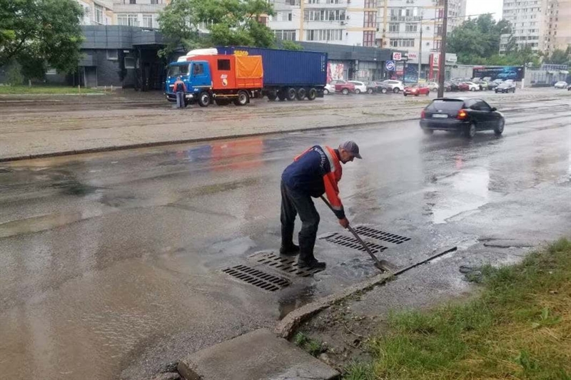 Одесские коммунальщики работают в усиленном режиме