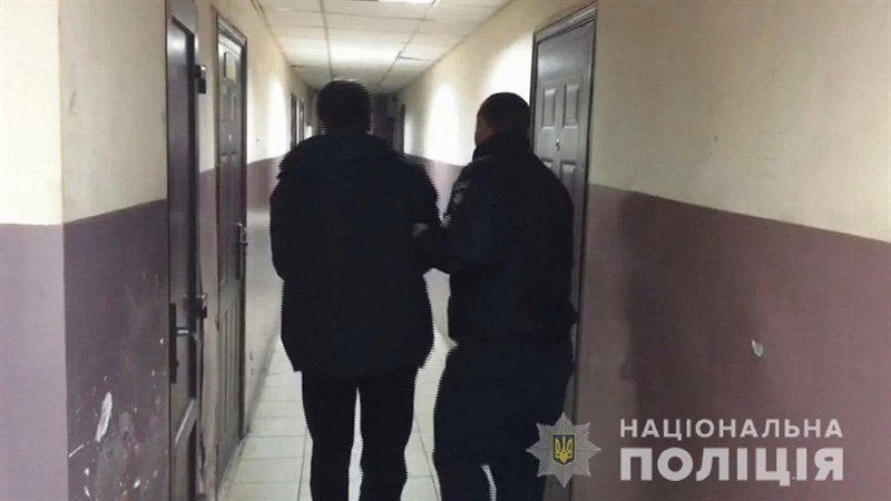На Десантном бульваре одессита пырнули ножом 