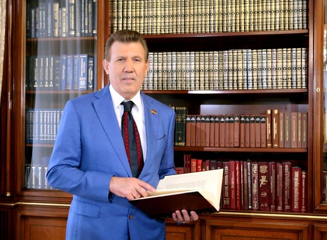 С Днем науки одесситов поздравил Сергей Кивалов