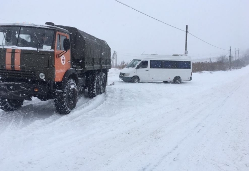 В Одесской области спасатели эвакуировали 18 автомобилей из заносов