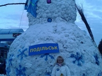 В Одесской области слепили 6-метрового снеговика