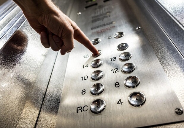 Одессит крал устройства экстренного торможения в лифтах многоэтажек