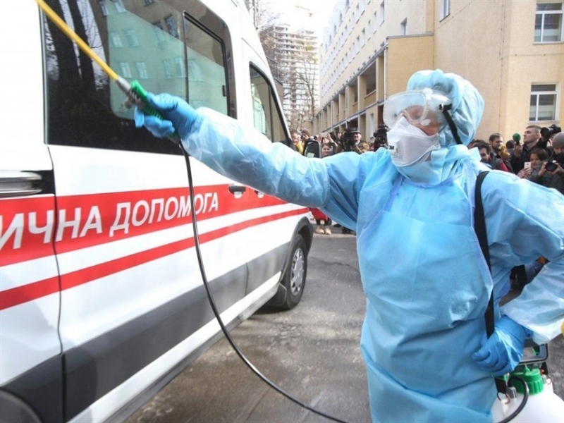 Премьер анонсировал жесткие меры по борьбе с коронавирусом в Украине