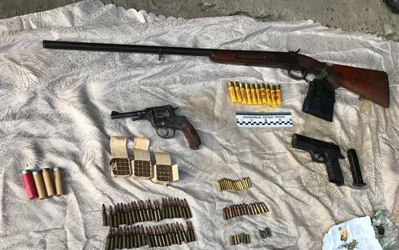 В доме жителя Одесской области обнаружили оружие и коноплю