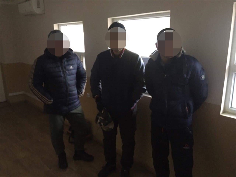 В Одесской области задержали четверых вьетнамцев и их земляка-перевозчика