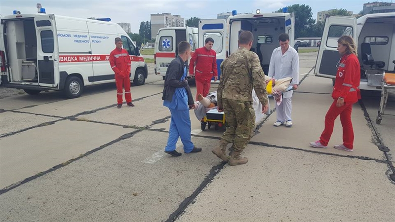 В Одессе приехал борт с тяжело ранеными бойцами