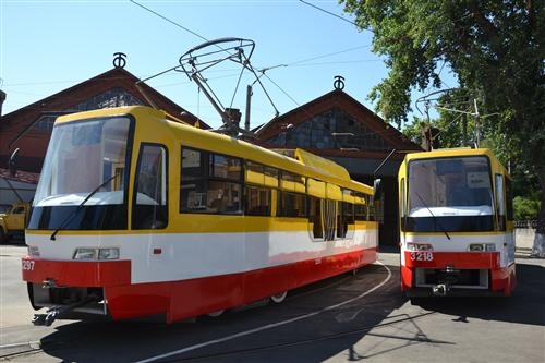 В Одессе собрали два последних трамвая старой модели