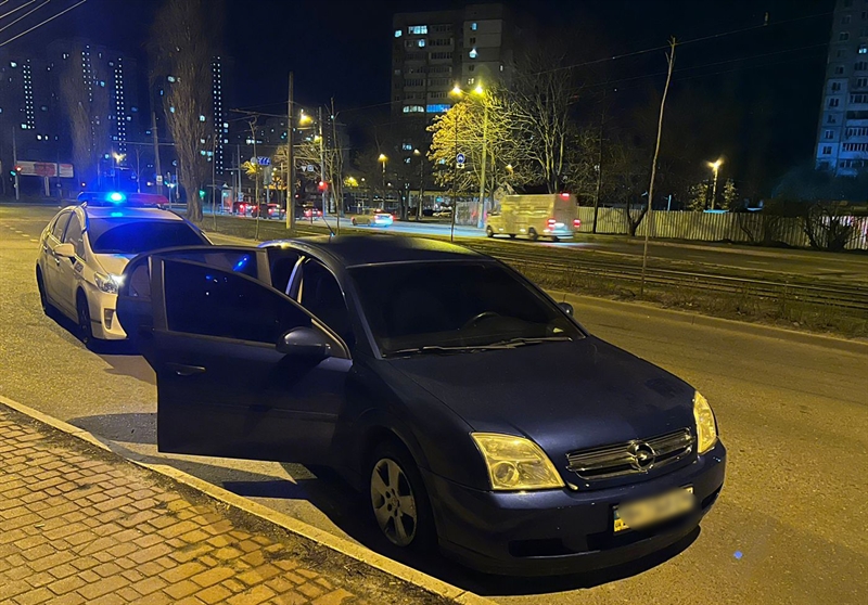 З автомобіля одесита вкрали ноутбук та валюту