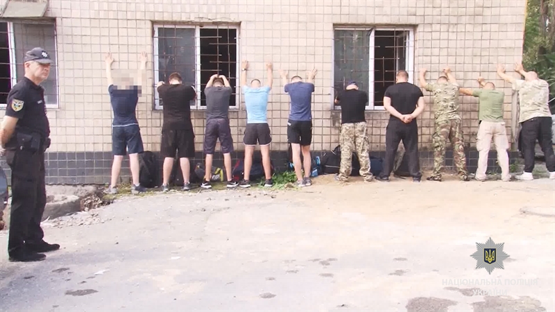 В Одессе молодчики в балаклавах пытались захватить предприятие