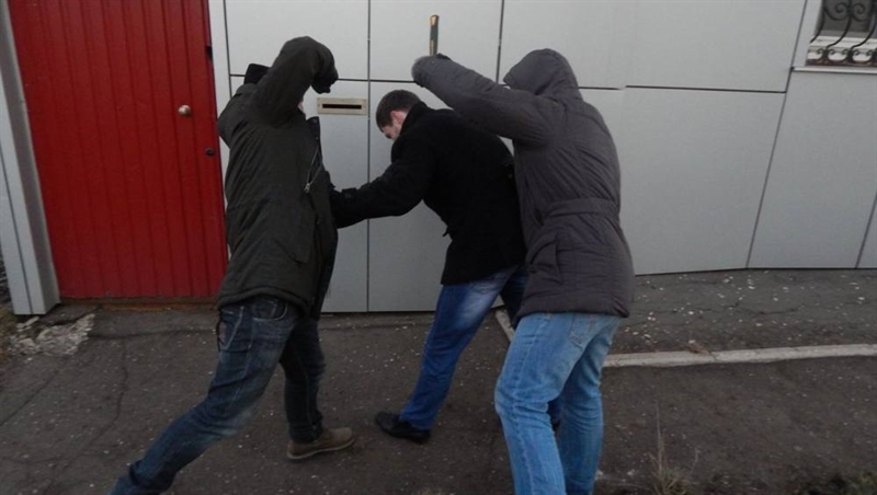 В Одесской области двое молодых разбойников ограбили харьковчанина